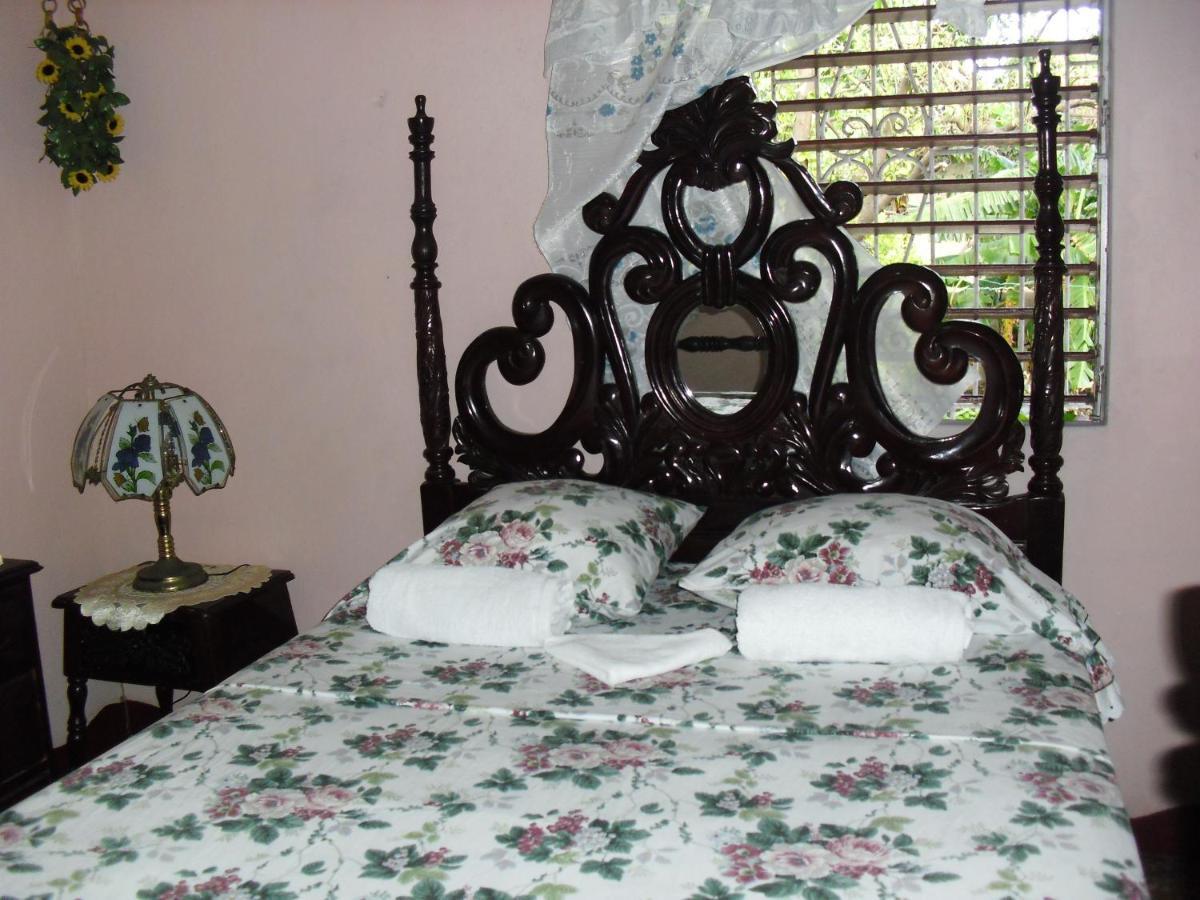 Апартаменты 15 Min From The Airport In Kingston Jamaica Экстерьер фото