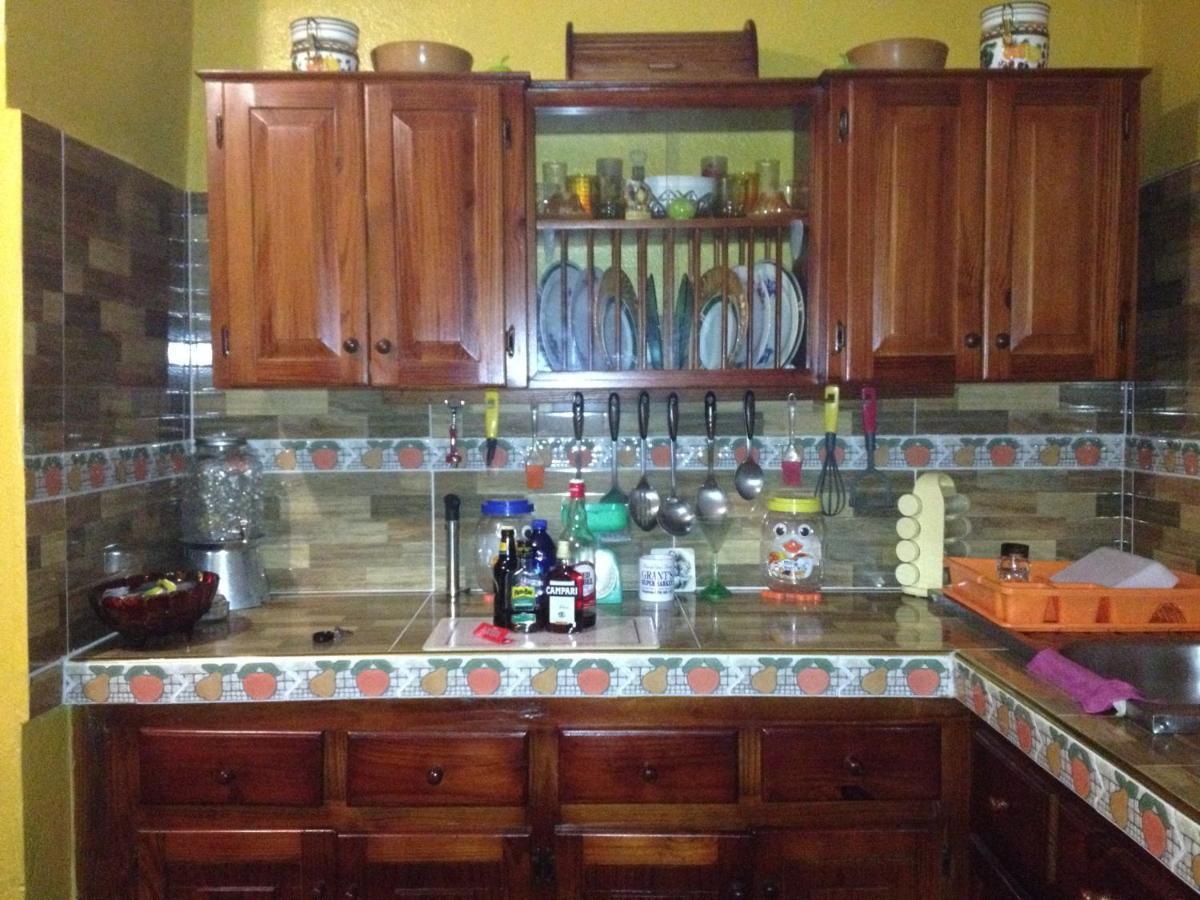 Апартаменты 15 Min From The Airport In Kingston Jamaica Экстерьер фото